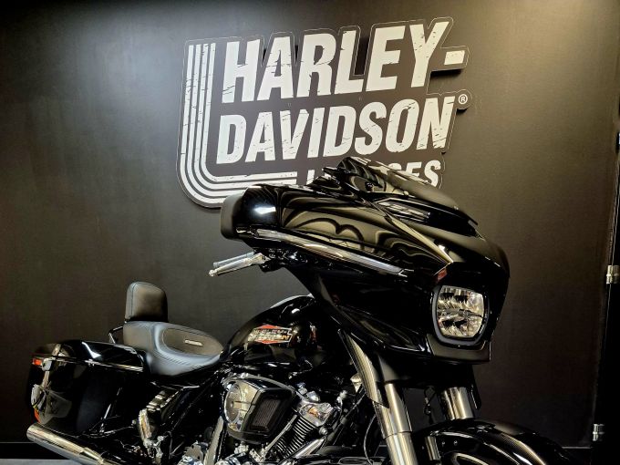 HARLEY-DAVIDSON TOURING STREET GLIDE 1923 4