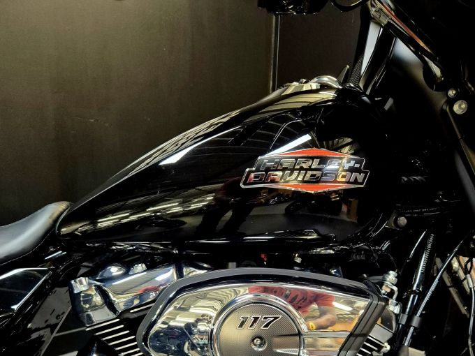 HARLEY-DAVIDSON TOURING STREET GLIDE 1923 4