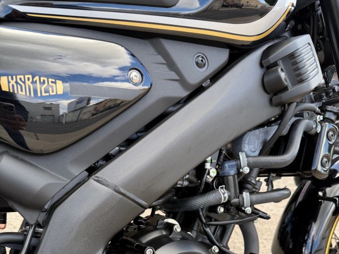 YAMAHA XSR 125 Legacy 4