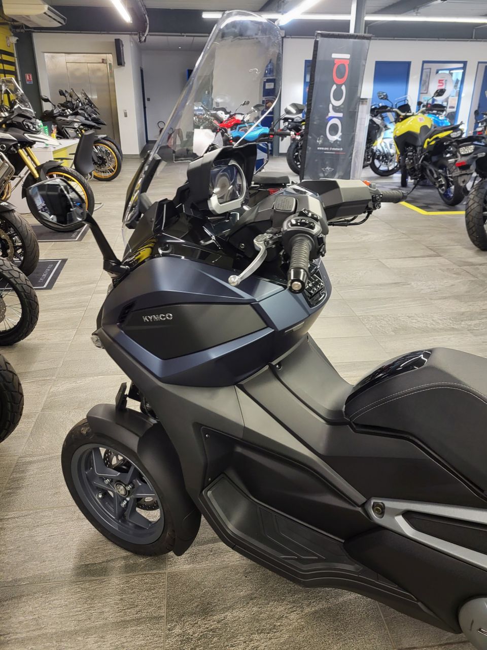 KYMCO CV3 550 4