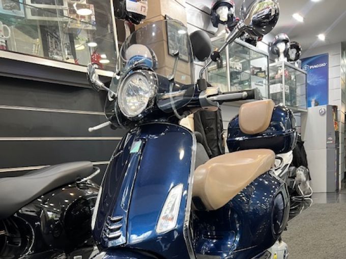 VESPA PRIMAVERA 125 4