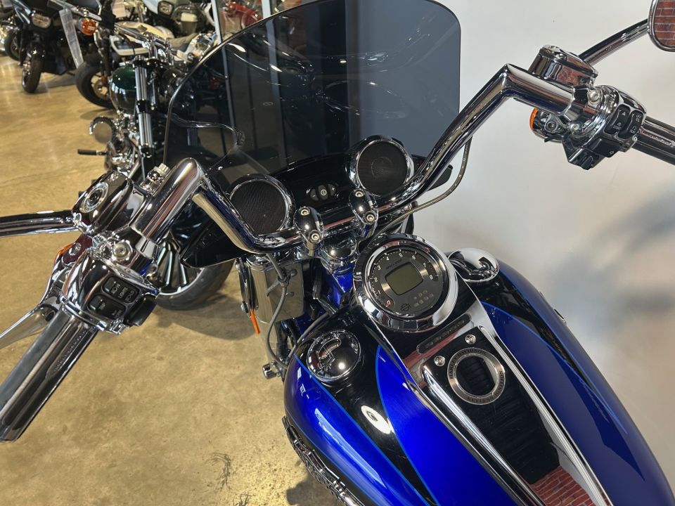 HARLEY-DAVIDSON SOFTAIL CONVERTIBLE 1800 CVO 4