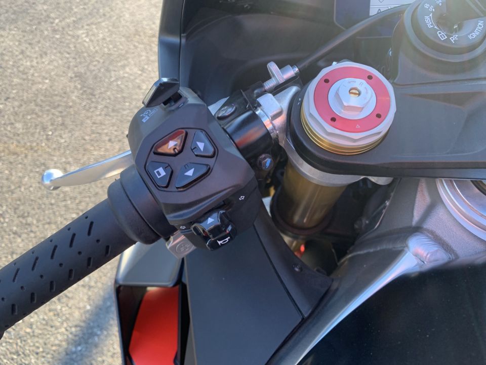APRILIA RSV4 1100 4