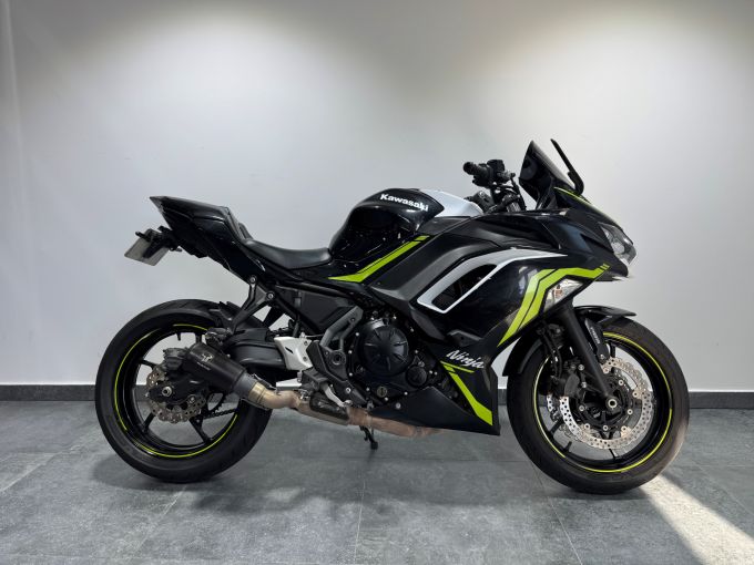 KAWASAKI NINJA 650 4