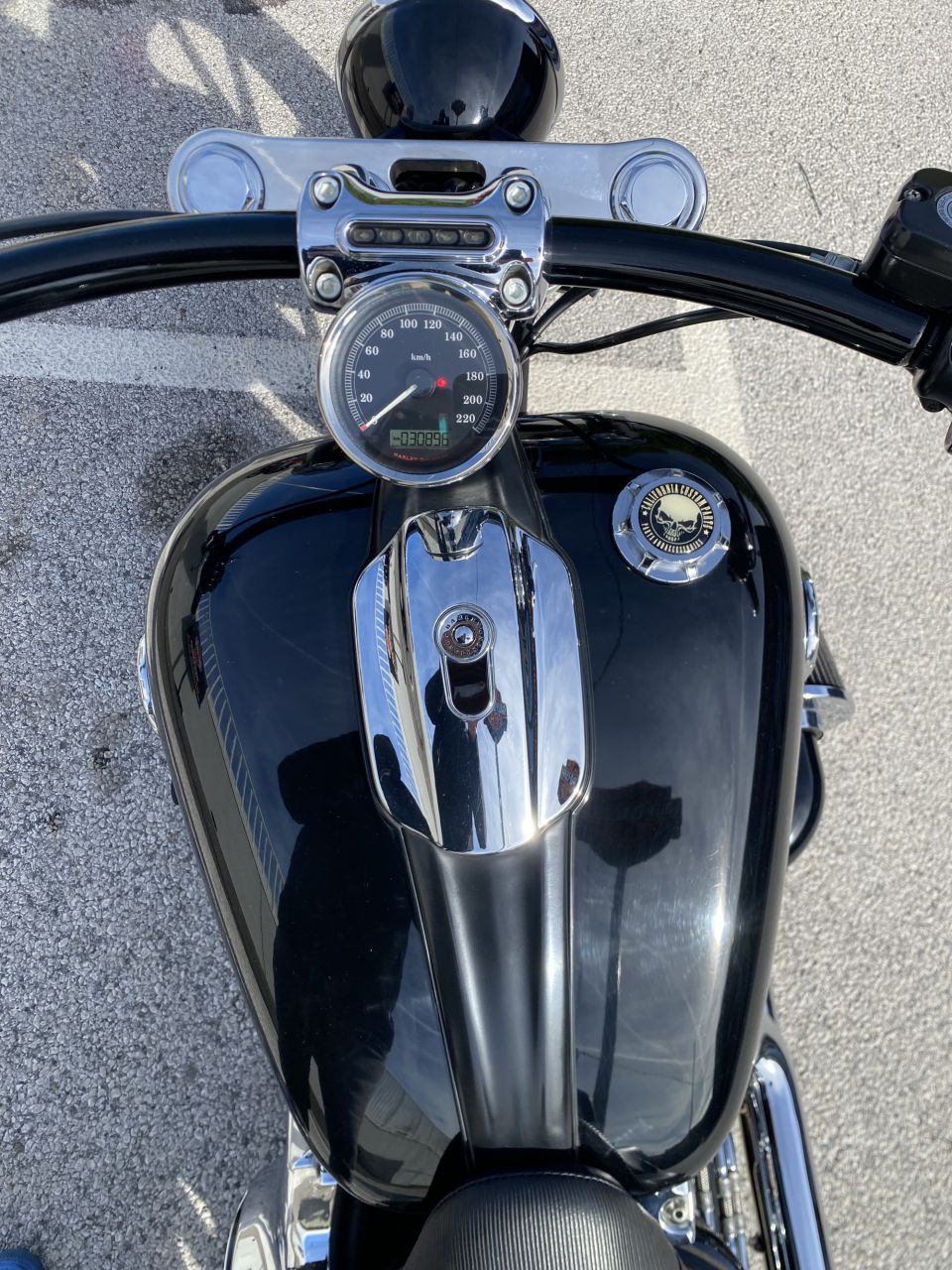 HARLEY-DAVIDSON SOFTAIL BREAKOUT 1690 4