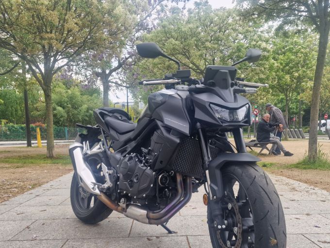 HONDA CB 750 HORNET 4