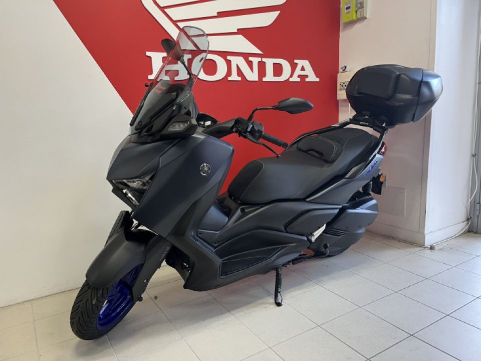 YAMAHA XMAX 300 4