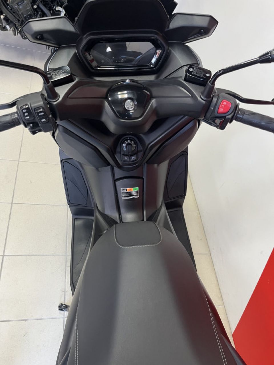 YAMAHA XMAX 300 4