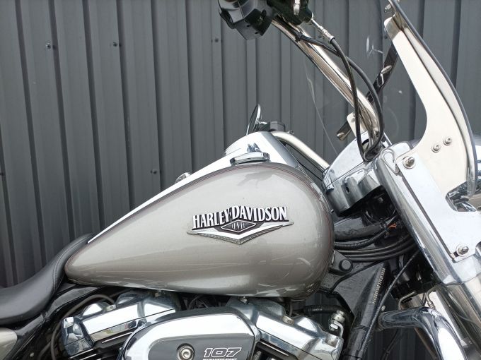 HARLEY-DAVIDSON TOURING ROAD KING 1745 4