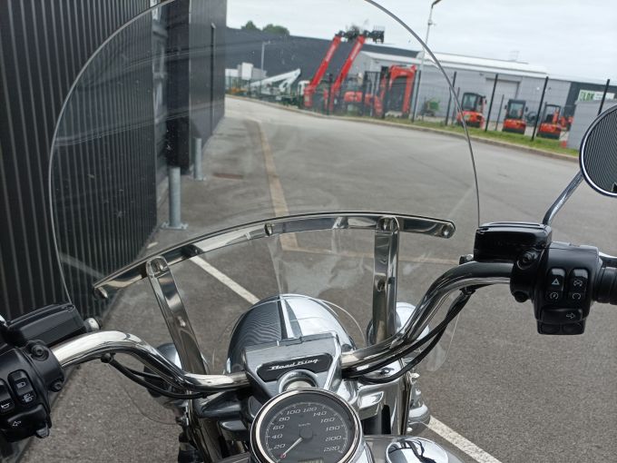 HARLEY-DAVIDSON TOURING ROAD KING 1745 4