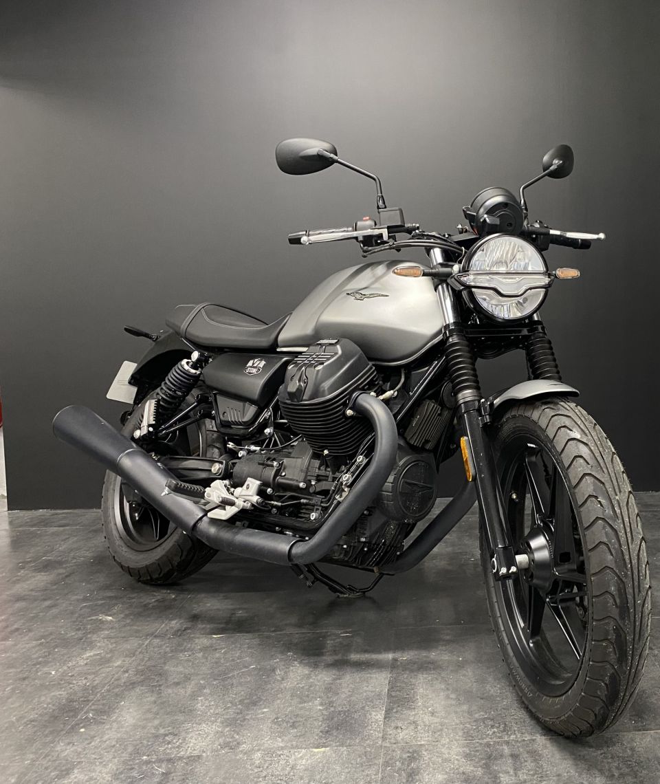 MOTO GUZZI V7 STONE 4