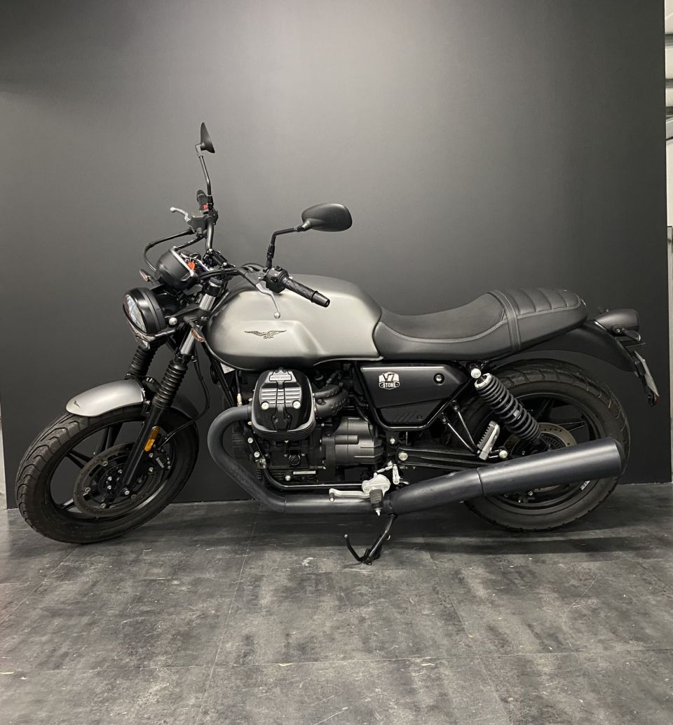 MOTO GUZZI V7 STONE 4