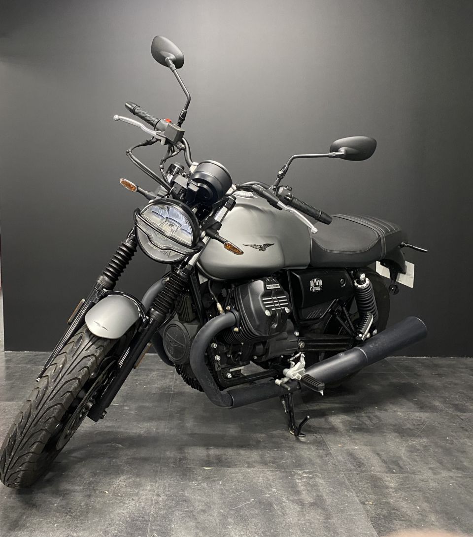 MOTO GUZZI V7 STONE 4