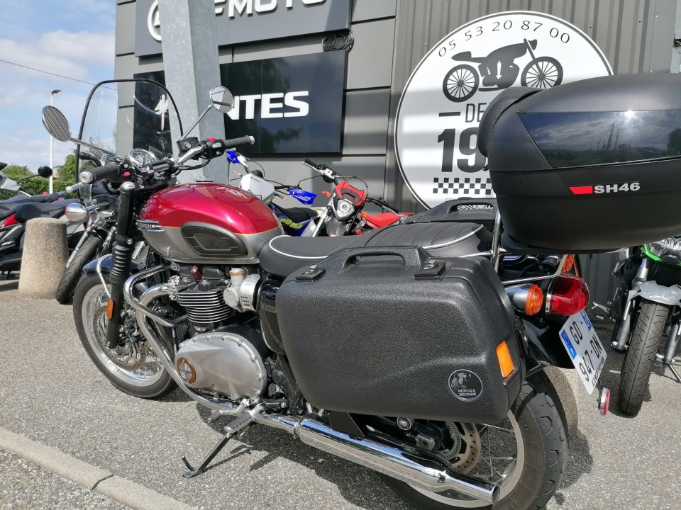 TRIUMPH BONNEVILLE T120 4