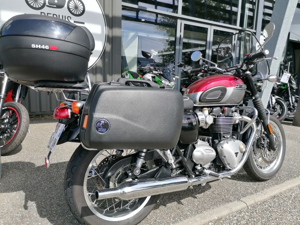 TRIUMPH BONNEVILLE T120 4
