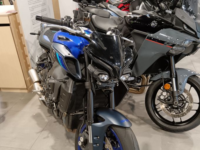 YAMAHA MT-10 4