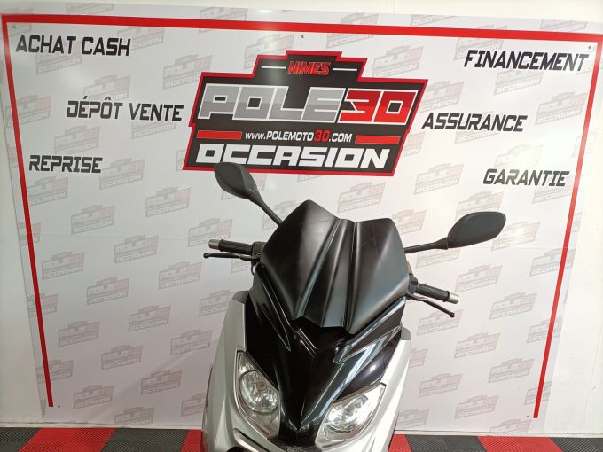 YAMAHA X-MAX 125 4