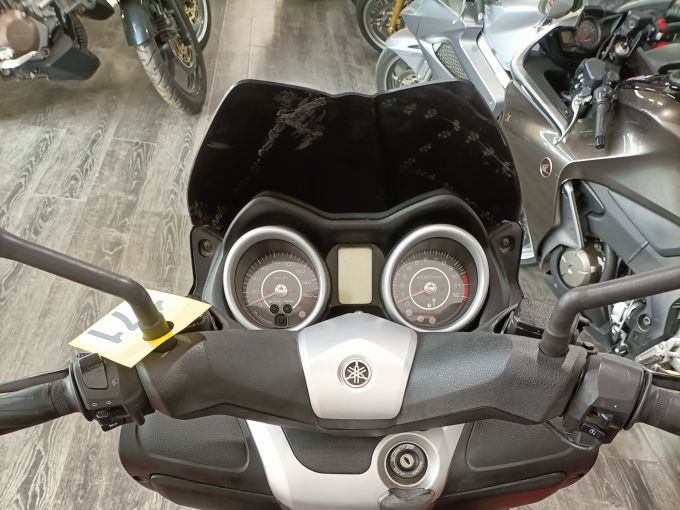 YAMAHA X-MAX 125 4