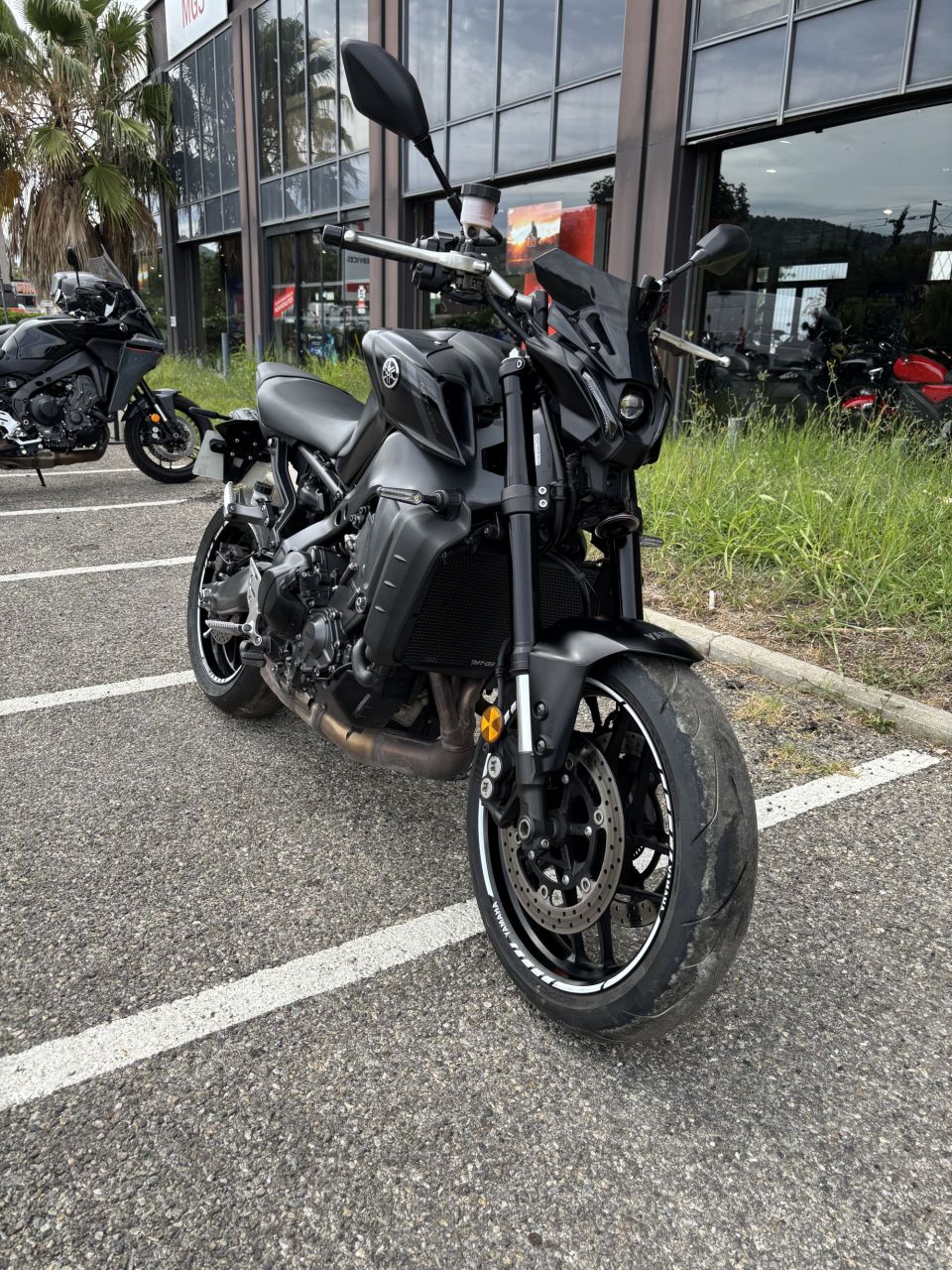 YAMAHA MT-09 4