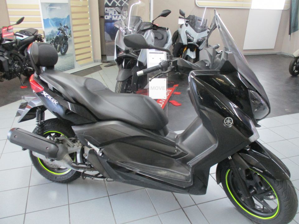 YAMAHA XMAX 125 4