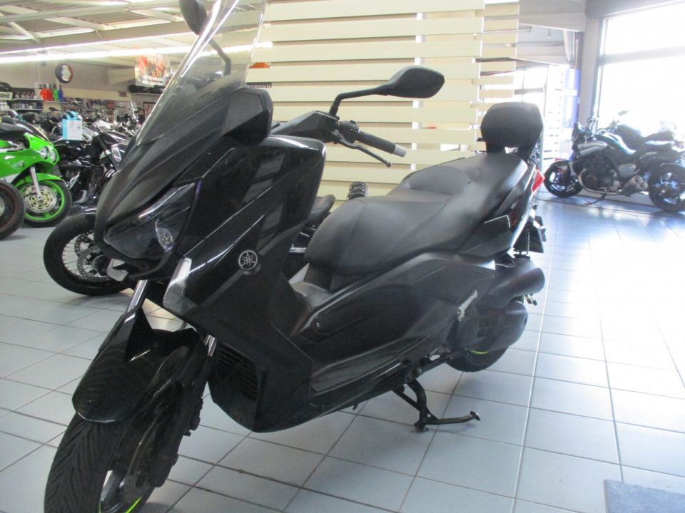 YAMAHA XMAX 125 4