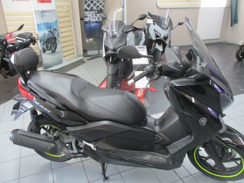 YAMAHA XMAX 125 4