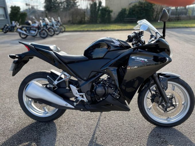 HONDA CBR 250 R 4