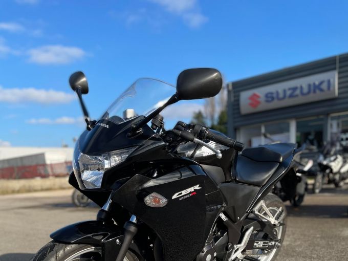 HONDA CBR 250 R 4