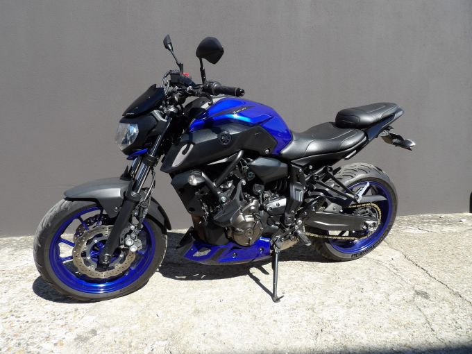 YAMAHA MT-07 (47.5CV) 4