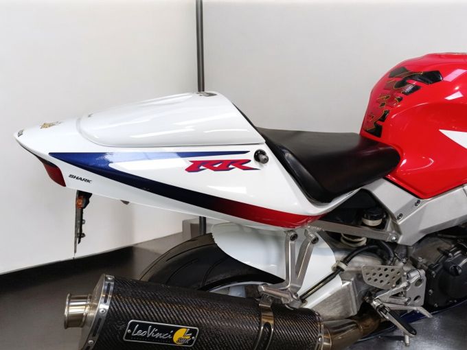 HONDA CBR 900 RR 4