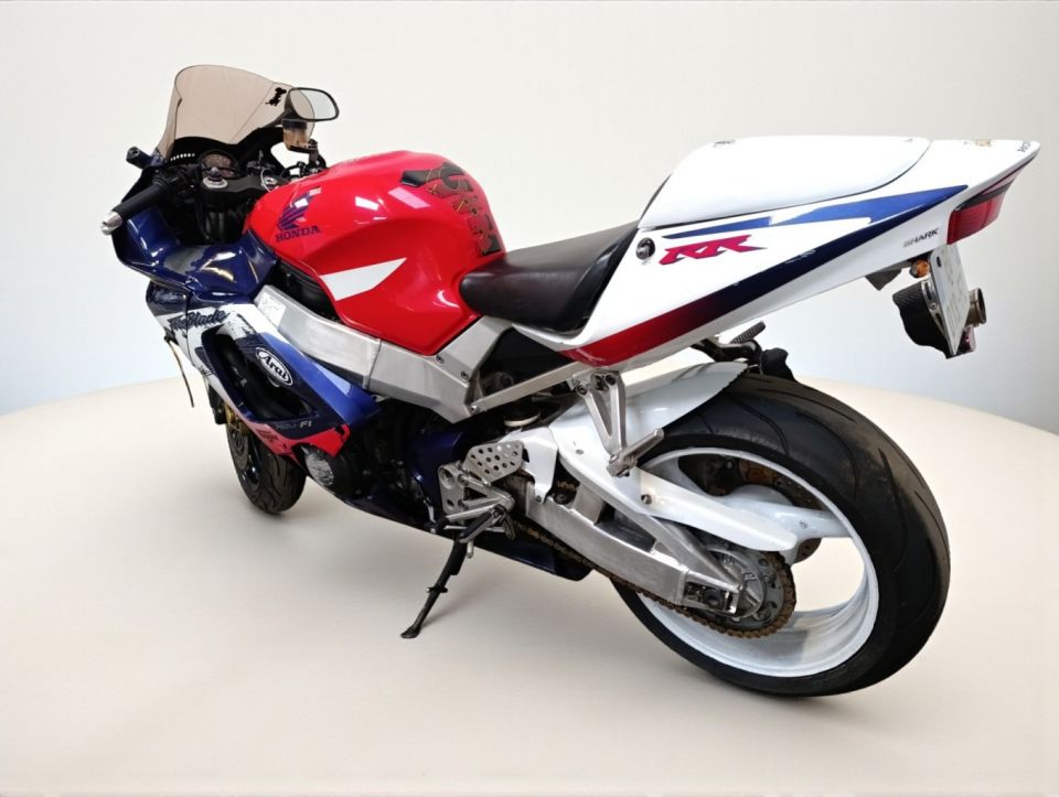 HONDA CBR 900 RR 4