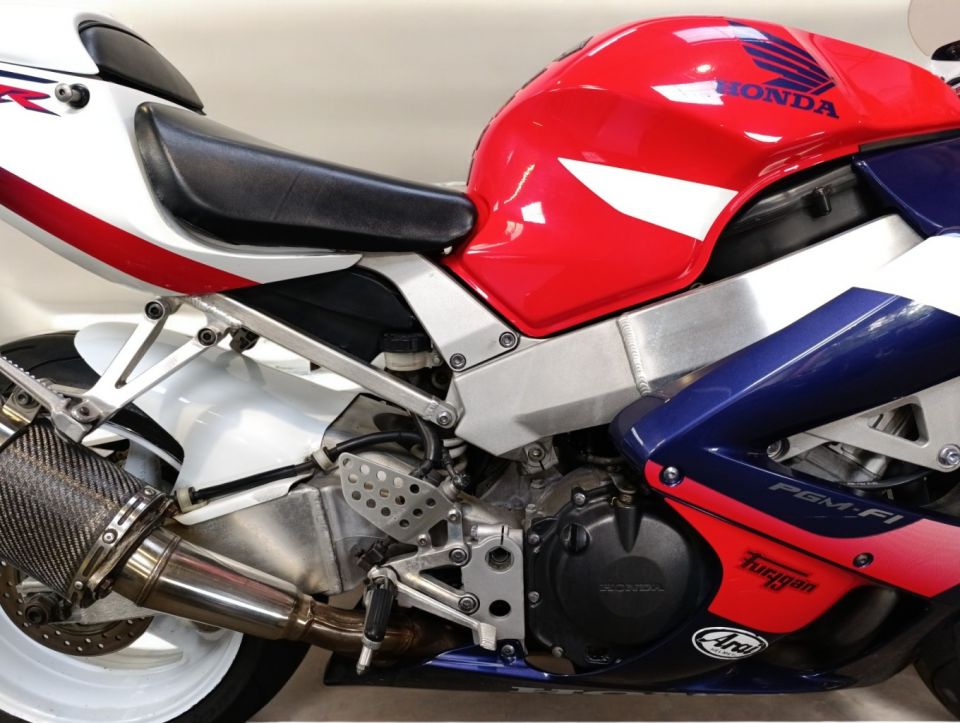 HONDA CBR 900 RR 4