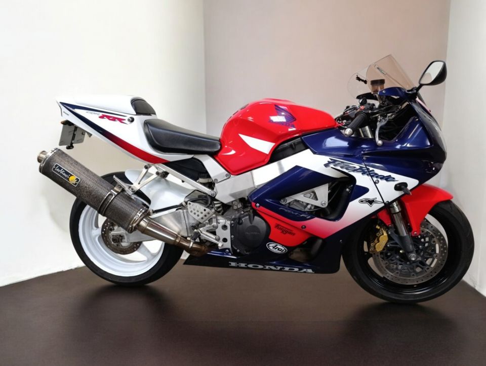 HONDA CBR 900 RR 4