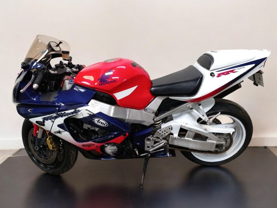 HONDA CBR 900 RR 4