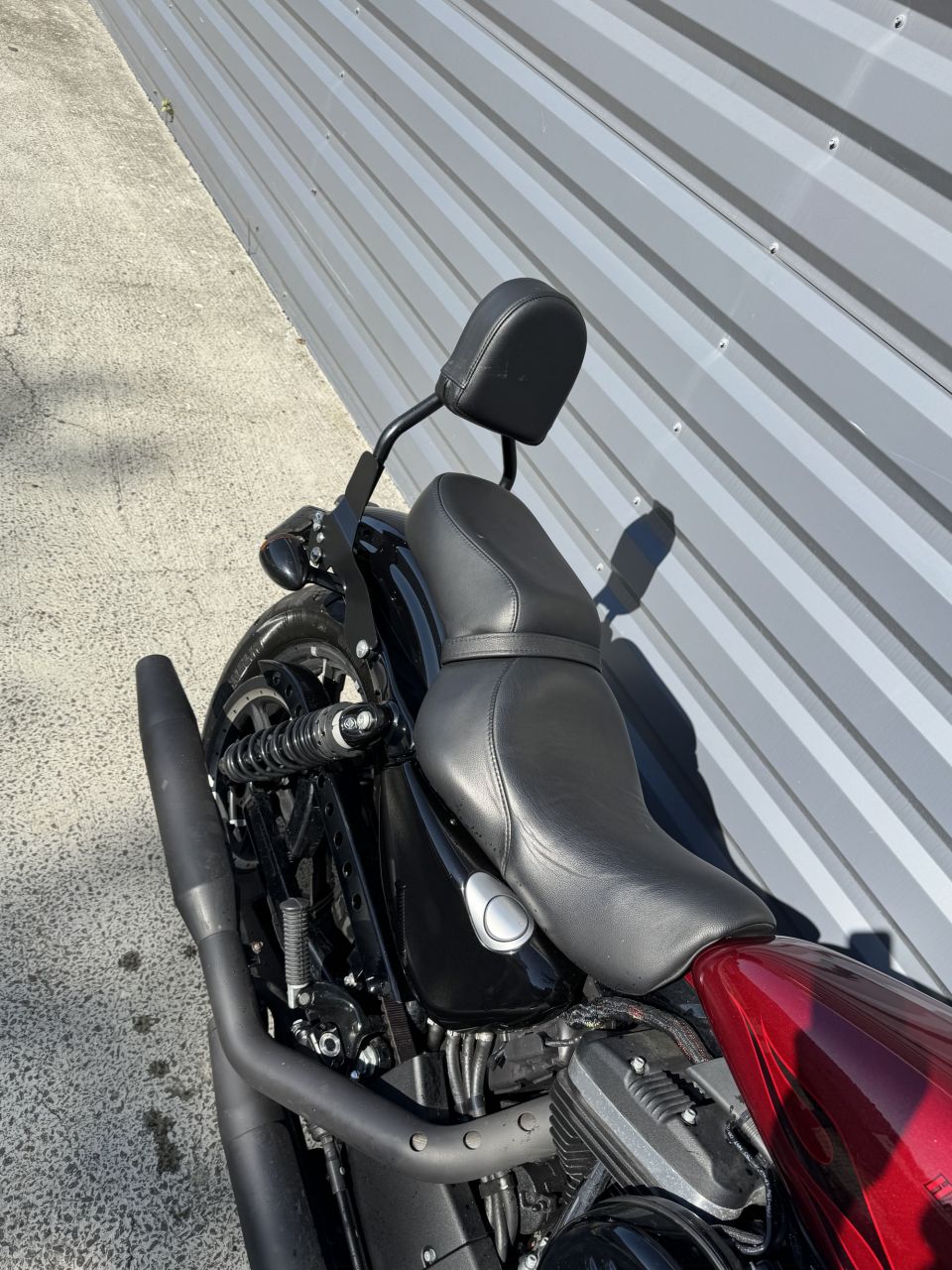 HARLEY-DAVIDSON SPORTSTER IRON 883 4