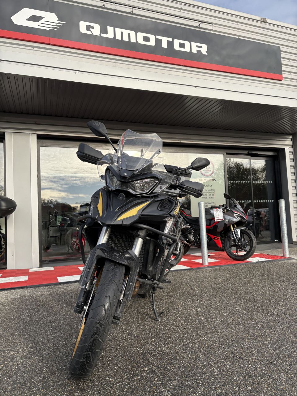 QJ MOTOR SRT 900 SX 4