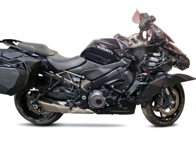 SUZUKI GSX-S 1000 GT 4