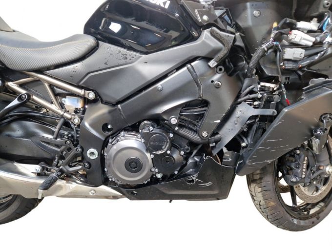 SUZUKI GSX-S 1000 GT 4