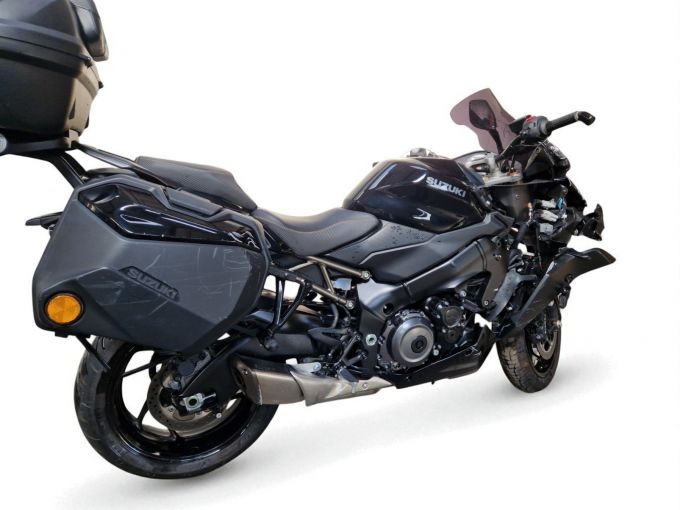 SUZUKI GSX-S 1000 GT 4