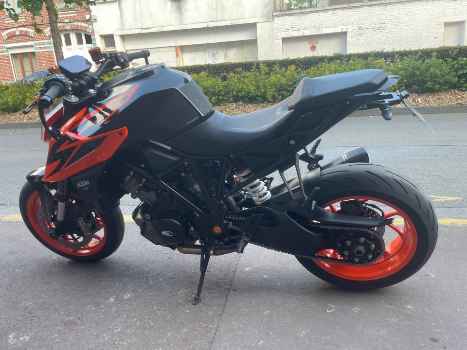 KTM 1290 SUPER DUKE R 4