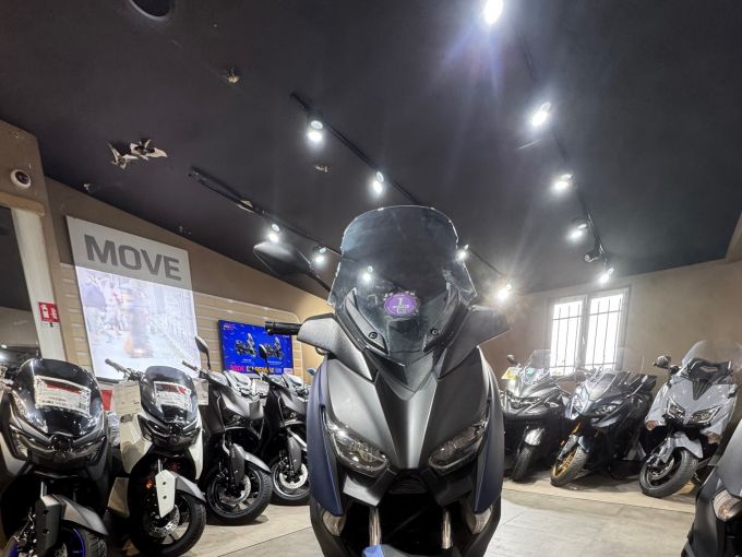 YAMAHA X-MAX 125 4