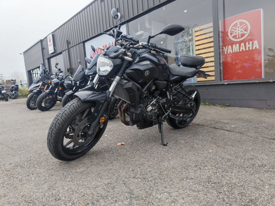 YAMAHA MT-07 (47.5CV) 4
