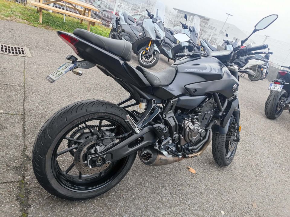 YAMAHA MT-07 (47.5CV) 4