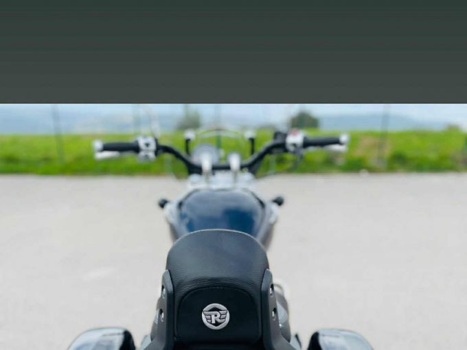 ROYAL ENFIELD SUPER METEOR 650 4