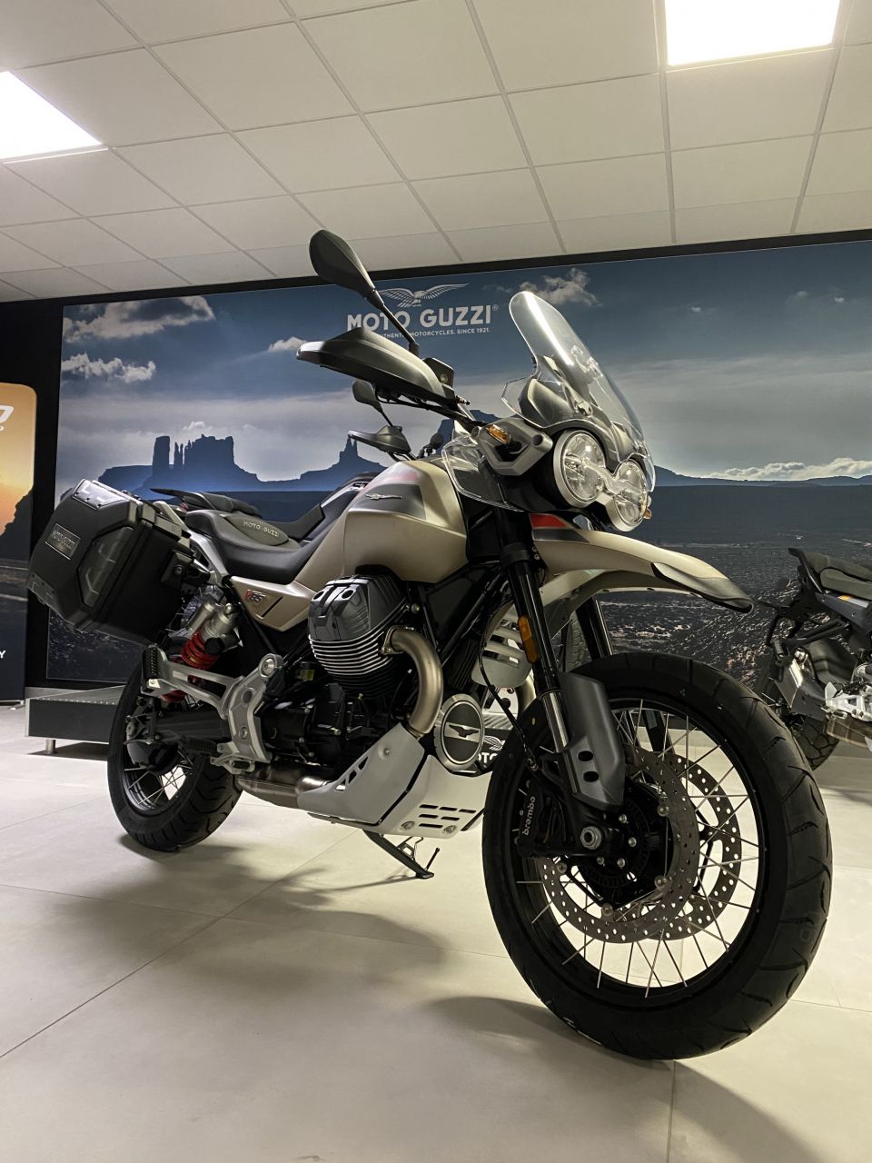 MOTO GUZZI V85 TT TRAVEL PACK 850 4