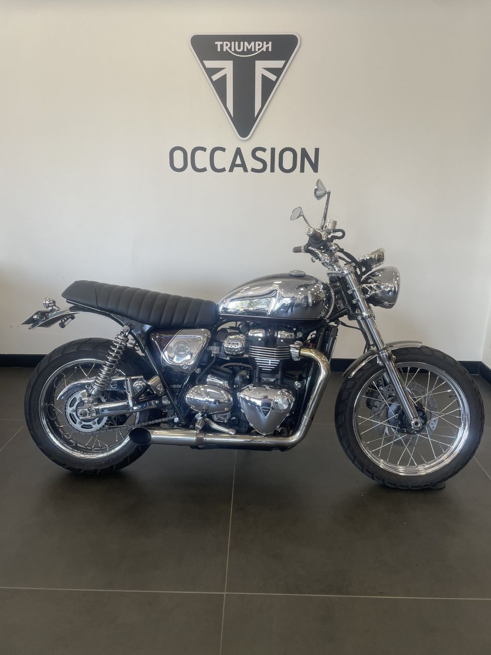 TRIUMPH STREET SCRAMBLER  900 4