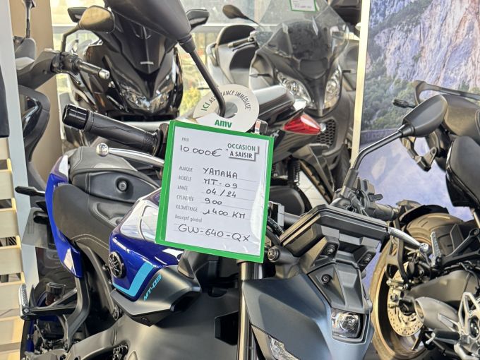 YAMAHA MT-09 4