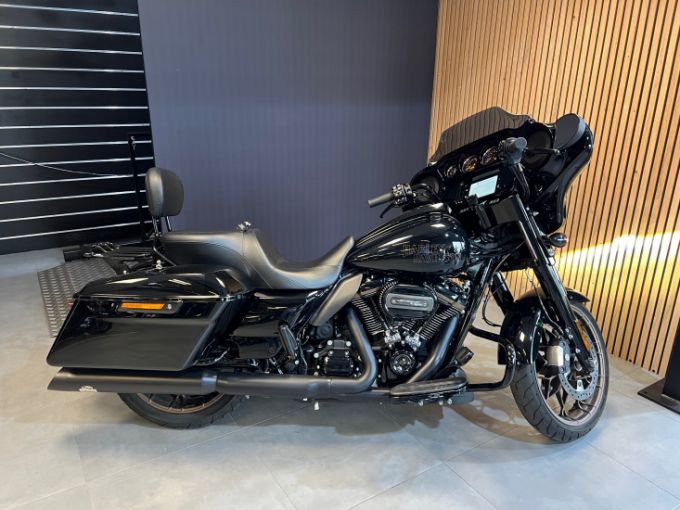 HARLEY-DAVIDSON STREET GLIDE 114 4