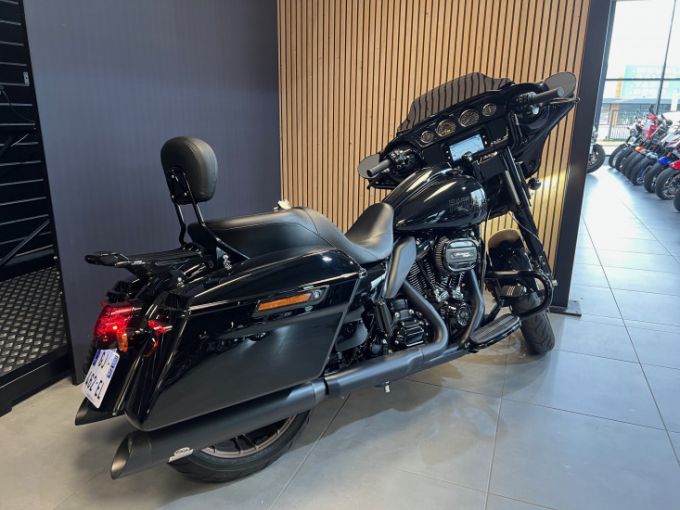 HARLEY-DAVIDSON STREET GLIDE 114 4