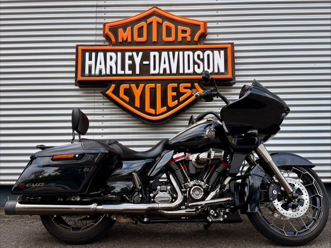 HARLEY-DAVIDSON TOURING STREET GLIDE 1923 CVO  4